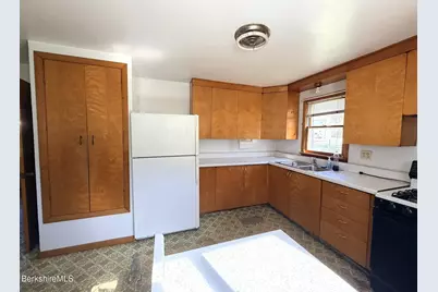 62 Walker St, North Adams, MA 01247 - Photo 2