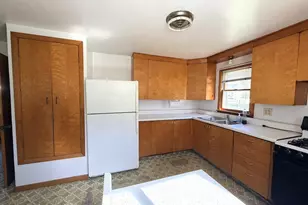 62 Walker St, North Adams, MA 01247 - Photo 2