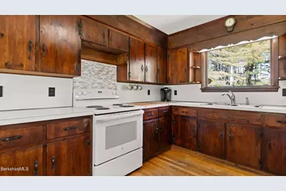 200 Hubbard St, Lenox, MA 01240 - Photo 22