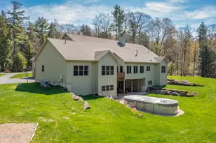 7 Perry Rd, Sandisfield, MA 01255 - Photo 2