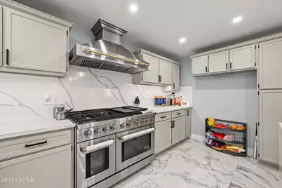 757 Main St, Lanesborough, MA 01237 - Photo 30
