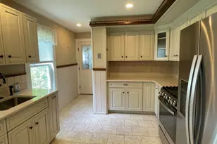 38 Hollister St, Pittsfield, MA 01201 - Photo 10