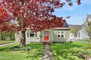 13 Simon Ave, Adams, MA 01220 - Photo 2