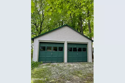 34 Church St, Stockbridge, MA 01262 - Photo 2
