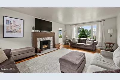33 Eleanor Rd, Pittsfield, MA 01201 - Photo 8