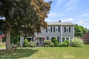 33 Eleanor Rd, Pittsfield, MA 01201 - Photo 1