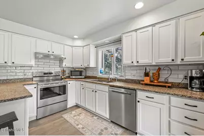 33 Eleanor Rd, Pittsfield, MA 01201 - Photo 14