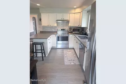 33 Eleanor Rd, Pittsfield, MA 01201 - Photo 14