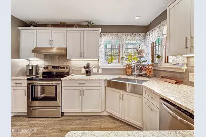 230 E Housatonic St, Dalton, MA 01226 - Photo 6