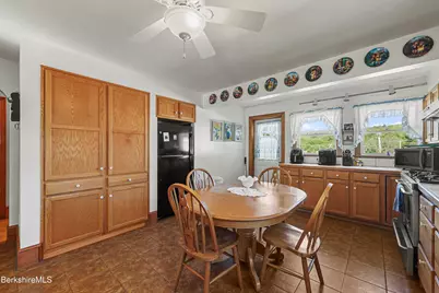 24 Temple St, Adams, MA 01220 - Photo 10