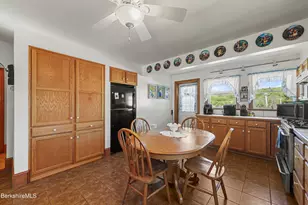 24 Temple St, Adams, MA 01220 - Photo 10
