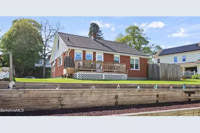 24 Temple St, Adams, MA 01220 - Photo 32