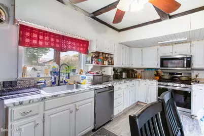 162 W Housatonic St, Pittsfield, MA 01201 - Photo 6