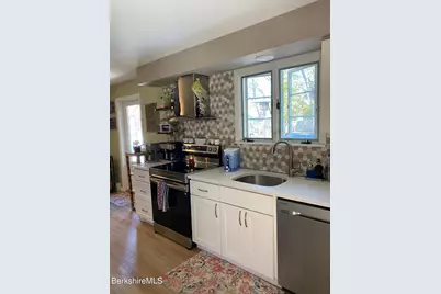 15 Williamsburg Ter, Pittsfield, MA 01201 - Photo 10