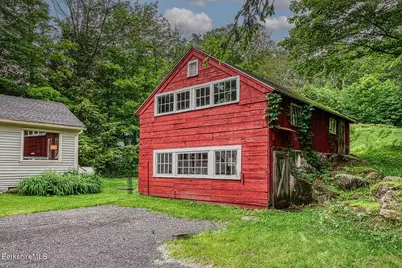 132 Sandisfield Rd, Sandisfield, MA 01255 - Photo 4