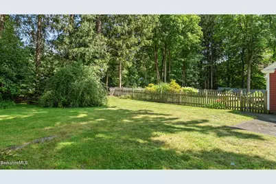 47 Warwick St, Pittsfield, MA 01201 - Photo 8