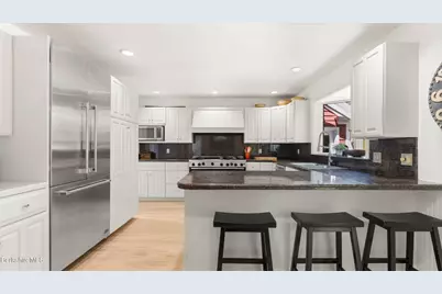 47 Warwick St, Pittsfield, MA 01201 - Photo 14