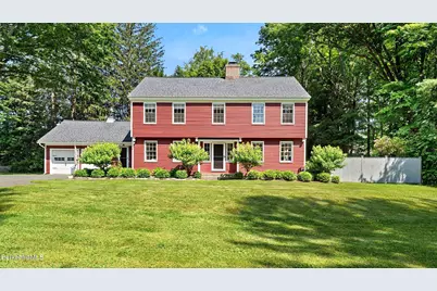 47 Warwick St, Pittsfield, MA 01201 - Photo 2