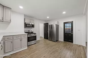 41 Prospect St, North Adams, MA 01247 - Photo 10