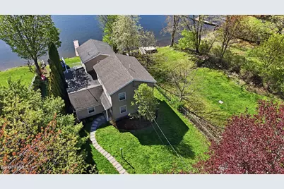 233 Narragansett Ave, Lanesborough, MA 01237 - Photo 6