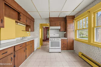 85 Edward Ave, Pittsfield, MA 01201 - Photo 14