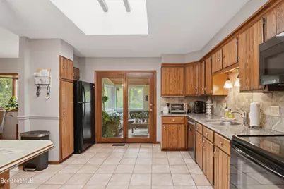 134 Oak Hill Rd, Pittsfield, MA 01201 - Photo 24