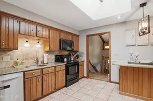 134 Oak Hill Rd, Pittsfield, MA 01201 - Photo 20