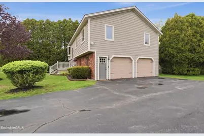 134 Oak Hill Rd, Pittsfield, MA 01201 - Photo 6