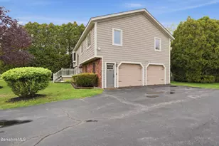134 Oak Hill Rd, Pittsfield, MA 01201 - Photo 6