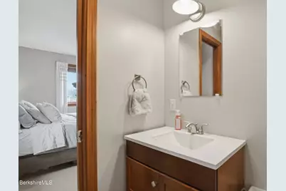 134 Oak Hill Rd, Pittsfield, MA 01201 - Photo 46
