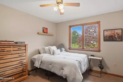 134 Oak Hill Rd, Pittsfield, MA 01201 - Photo 36