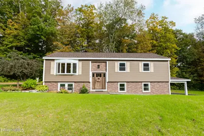 818 Partridge Rd, Lanesborough, MA 01237 - Photo 14