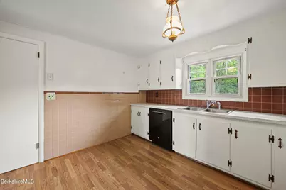 555 Marble St, Lee, MA 01238 - Photo 14