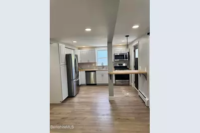 34 Hungerford St, Pittsfield, MA 01201 - Photo 8