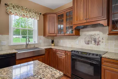9 East Rd, Adams, MA 01220 - Photo 8