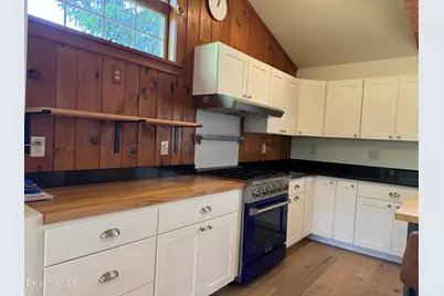 6 Beacon Hill, Great Barrington, MA 01230 - Photo 14