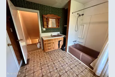 17 Ashuelot St, Dalton, MA 01226 - Photo 12