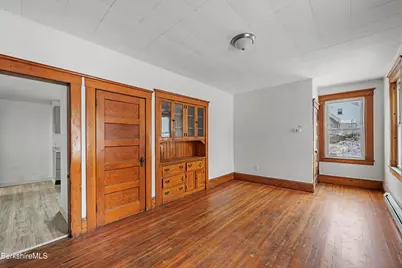 34 Daniels Ave, Pittsfield, MA 01201 - Photo 6