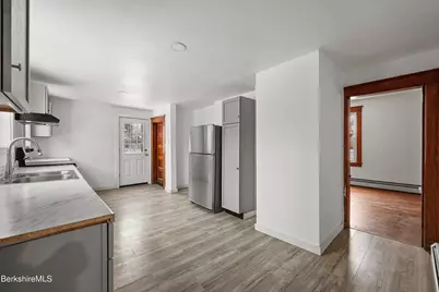 34 Daniels Ave, Pittsfield, MA 01201 - Photo 12