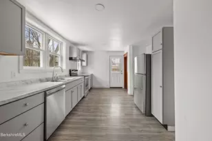 34 Daniels Ave, Pittsfield, MA 01201 - Photo 10