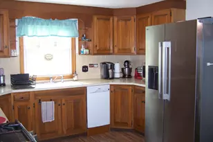 124 Walker St, North Adams, MA 01247 - Photo 18