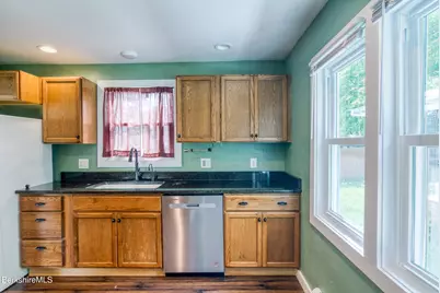 145 Connecticut Ave, Pittsfield, MA 01201 - Photo 8