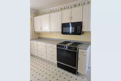 46 Bryant St #A, North Adams, MA 01247 - Photo 2