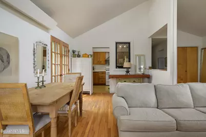 17 Holly Ln, Williamstown, MA 01267 - Photo 8
