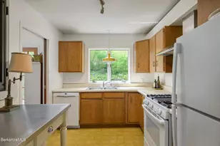 17 Holly Ln, Williamstown, MA 01267 - Photo 10