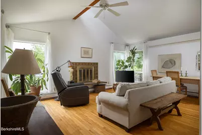 17 Holly Ln, Williamstown, MA 01267 - Photo 2