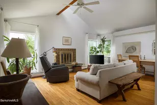 17 Holly Ln, Williamstown, MA 01267 - Photo 2