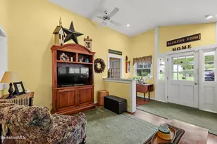 924 Henderson Rd, Williamstown, MA 01267 - Photo 4