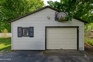 11 Wyantenuck St, Great Barrington, MA 01236 - Photo 16