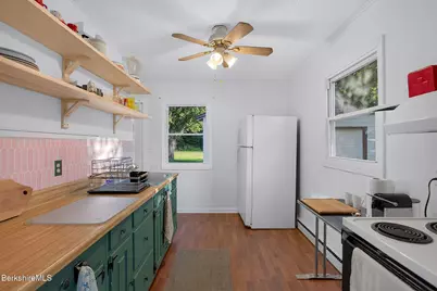 11 Wyantenuck St, Great Barrington, MA 01236 - Photo 12